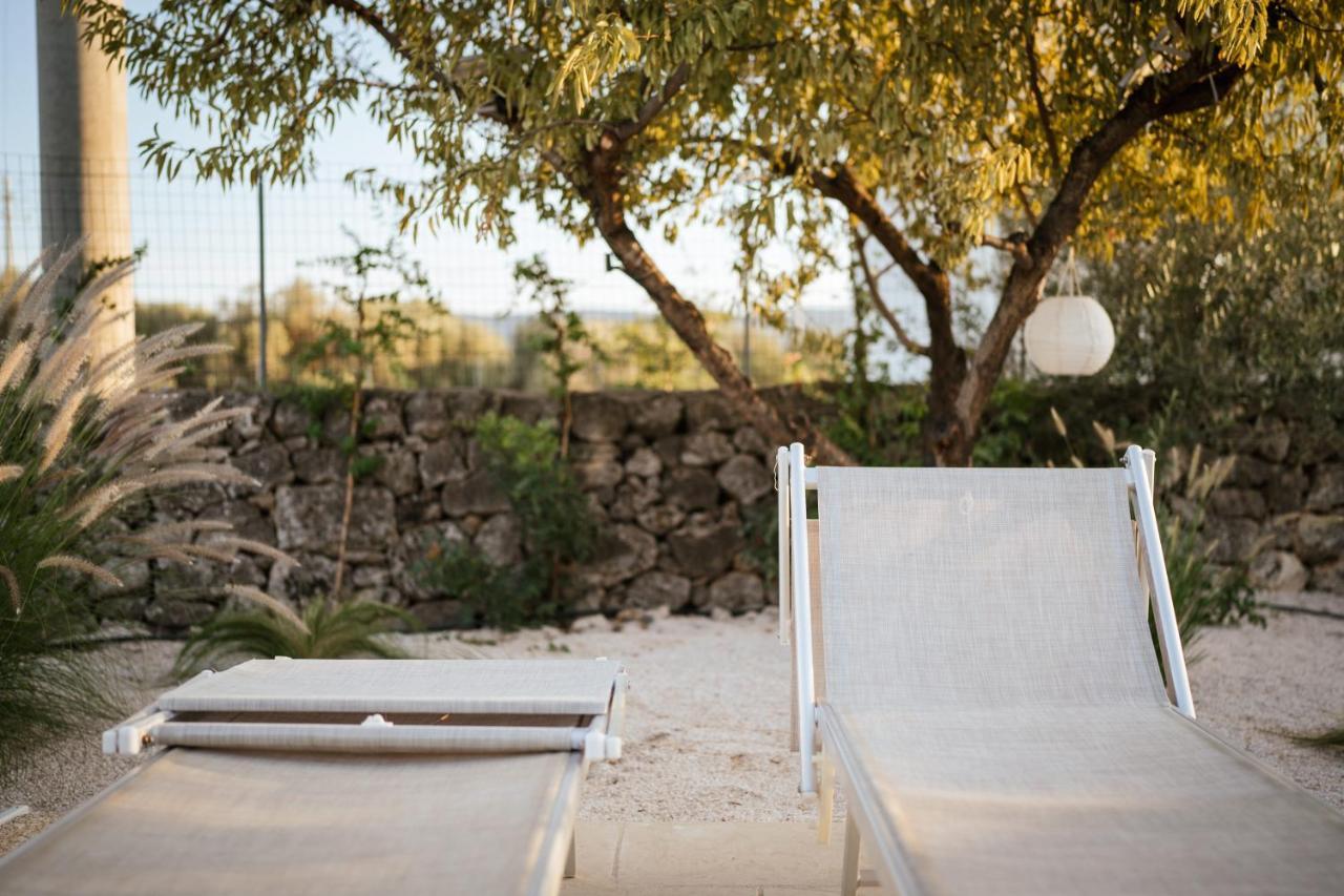 Prestigiosa Villa Con Piscina Condominiale Monopoli Eksteriør billede
