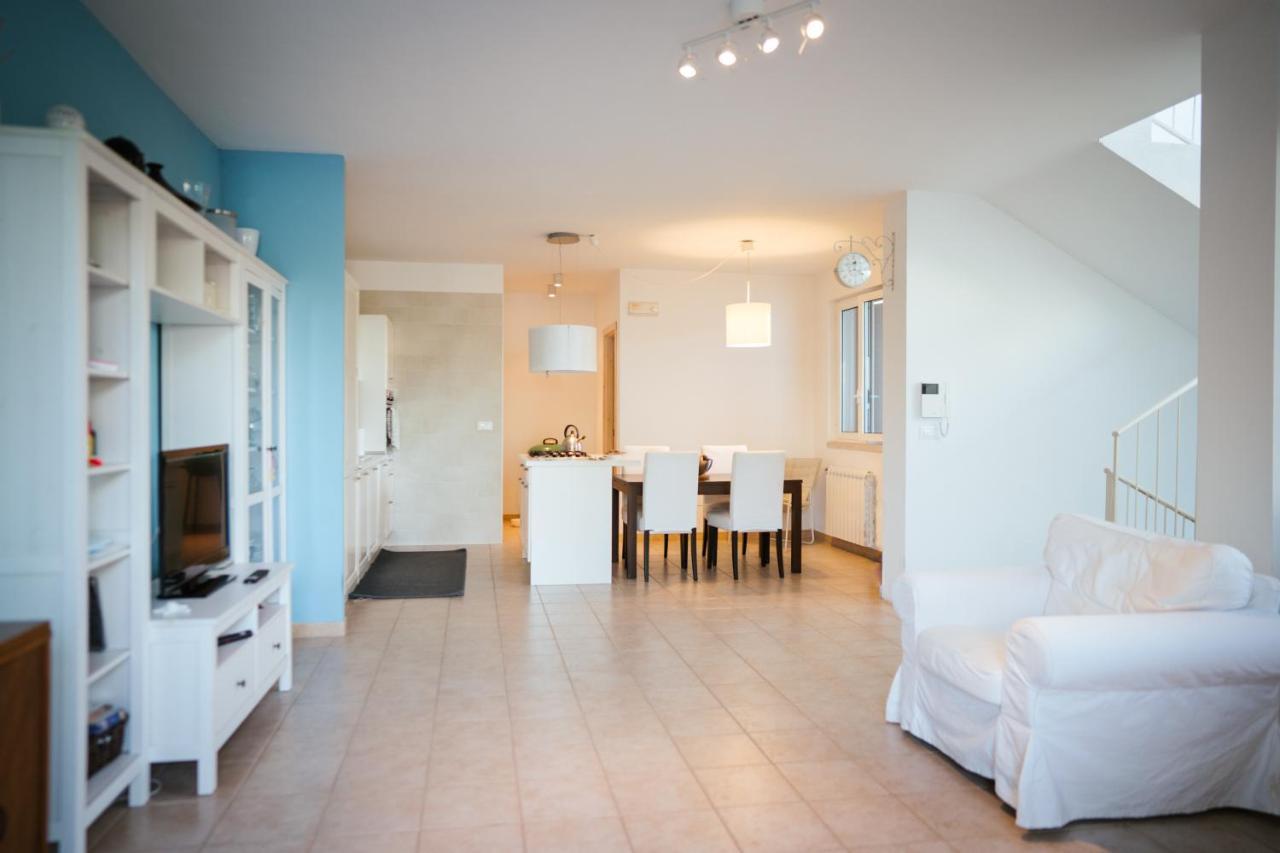Prestigiosa Villa Con Piscina Condominiale Monopoli Eksteriør billede
