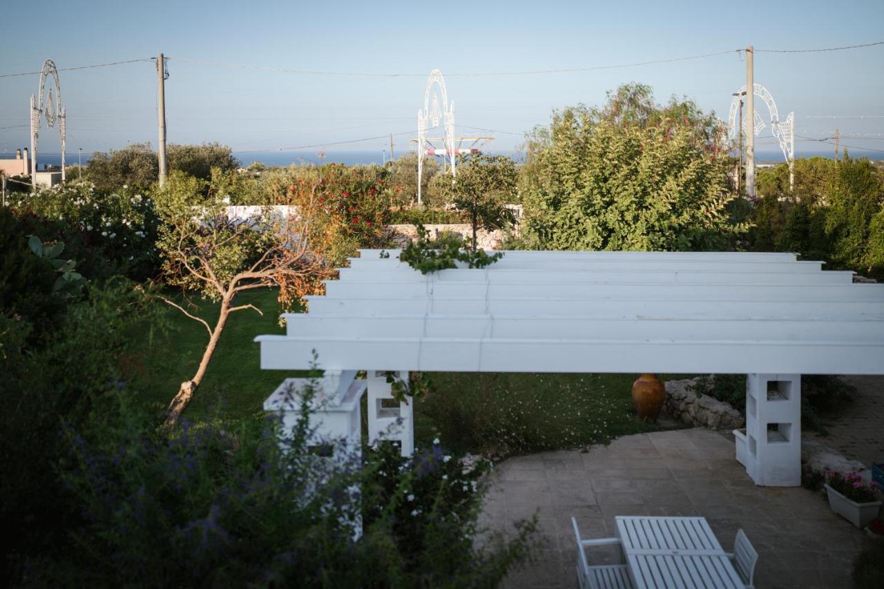 Prestigiosa Villa Con Piscina Condominiale Monopoli Eksteriør billede