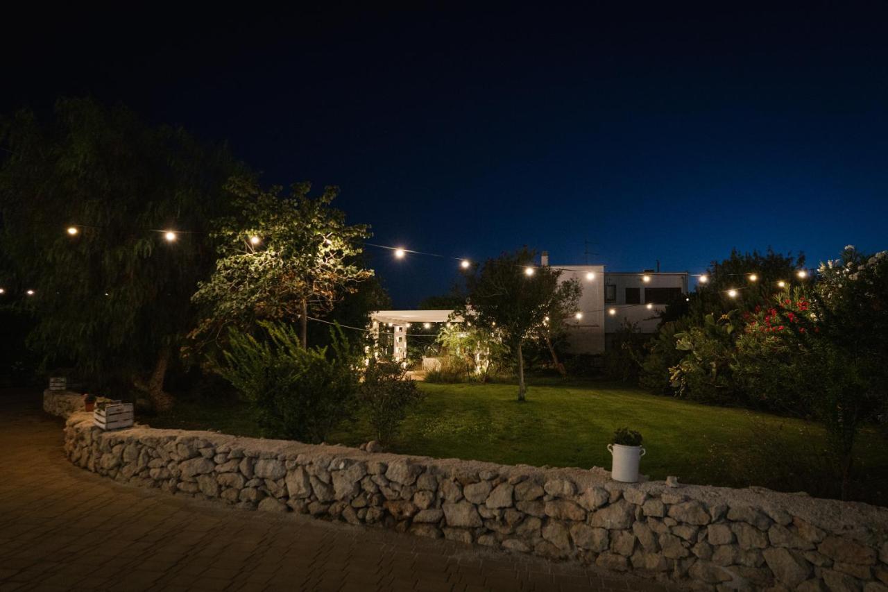 Prestigiosa Villa Con Piscina Condominiale Monopoli Eksteriør billede