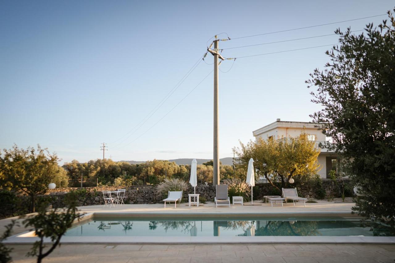 Prestigiosa Villa Con Piscina Condominiale Monopoli Eksteriør billede