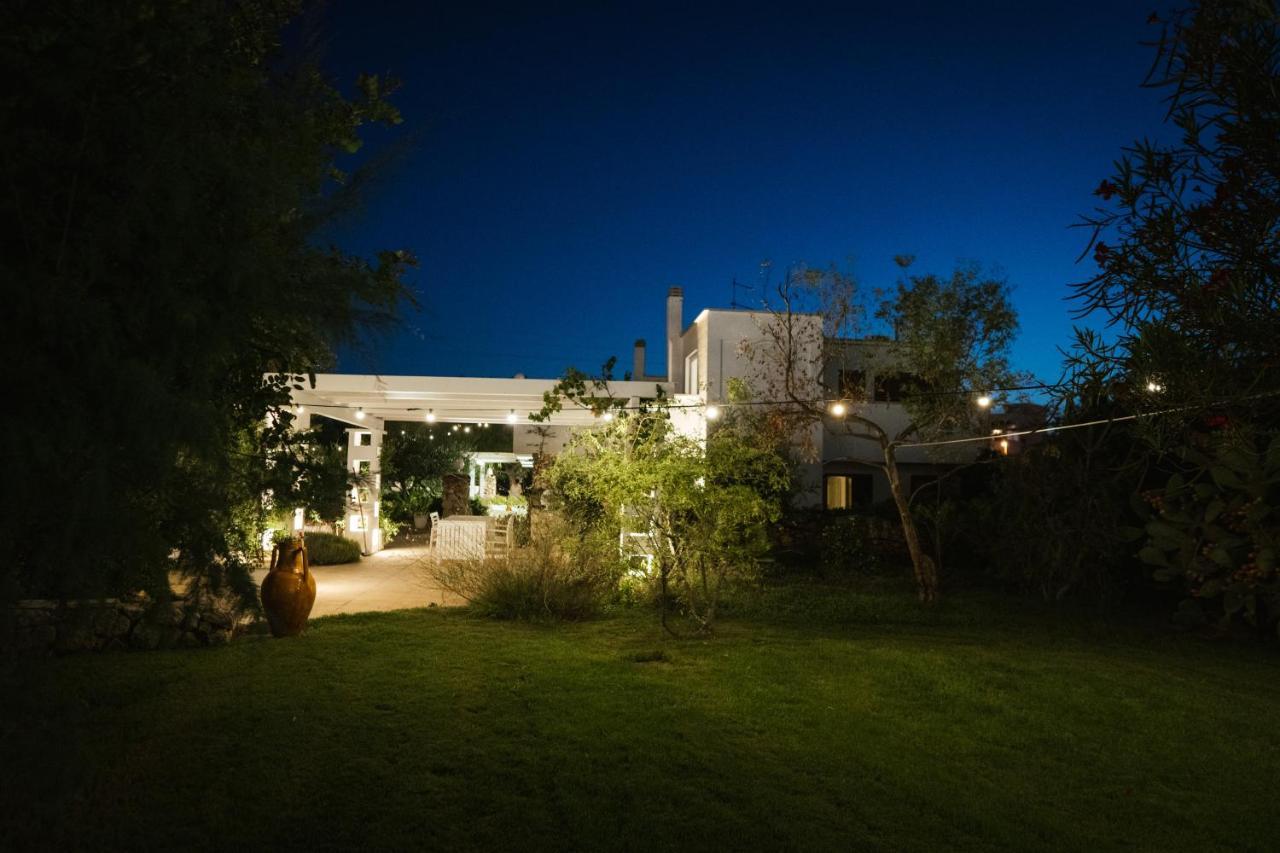 Prestigiosa Villa Con Piscina Condominiale Monopoli Eksteriør billede