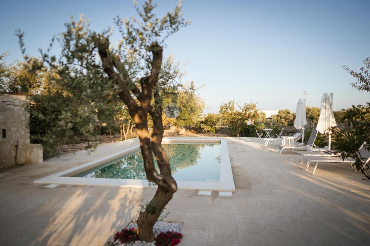 Prestigiosa Villa Con Piscina Condominiale Monopoli Eksteriør billede